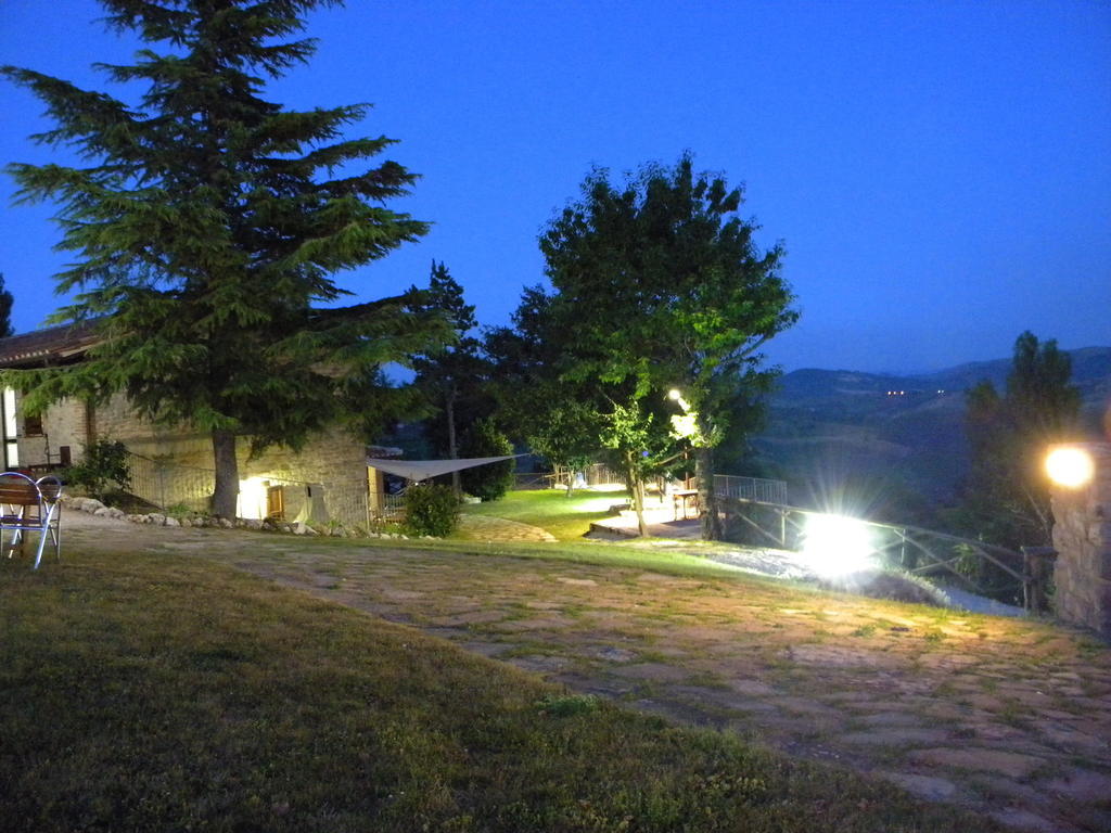 הוילה פייטרלונגה Agriturismo Borgo San Benedetto מראה חיצוני תמונה