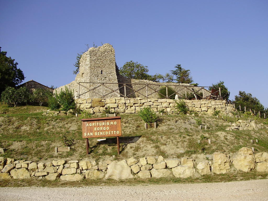 הוילה פייטרלונגה Agriturismo Borgo San Benedetto מראה חיצוני תמונה